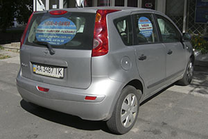 съемная реклама на стекла авто